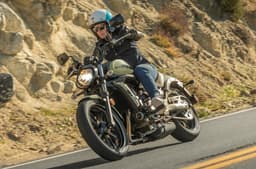Kawasaki Vulcan S right cornering shot